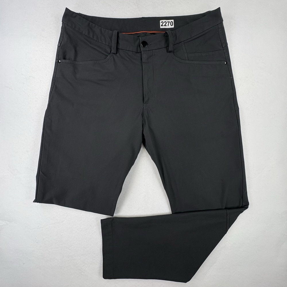 Lululemon Chino Pants Mens 32x30 Gray Slim Microfiber Tech Casual Performance